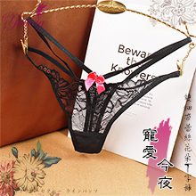 寵愛今夜！雙細帶蕾絲花朵性感美臀T字褲﹝黑﹞